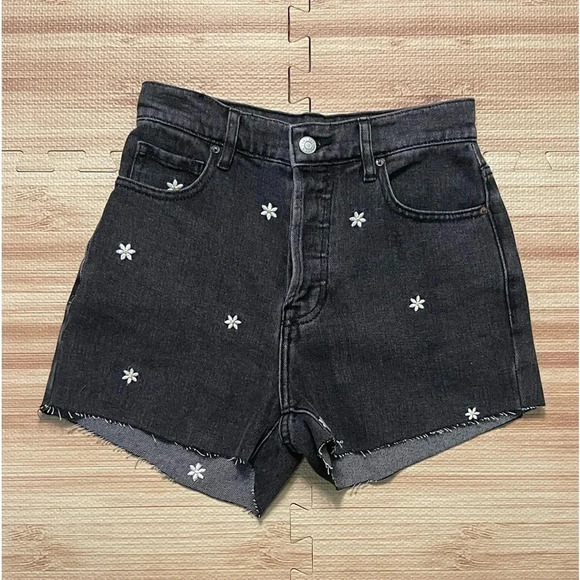 PacSun Pants - PacSun Daisy Embroidered Cut Off High Rise Shorts Women's Size 23